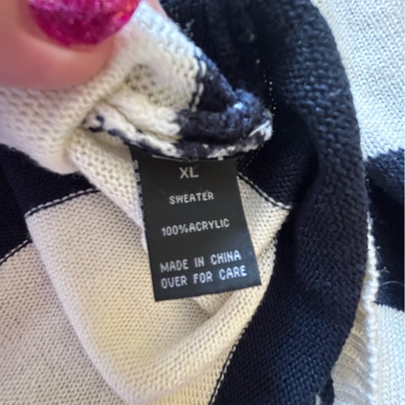 AB Studio black and white chevrons sweater Size XL - Picture 5 of 8